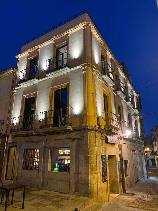 Apartamentos El Patio, Plaza Mayor Trujillo Exterior photo